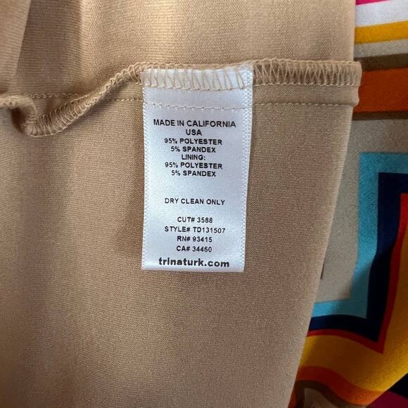 Women's Trina Turk Double V Neck Geometric Colorful Print Dress Size 0 - Picture 6 of 8